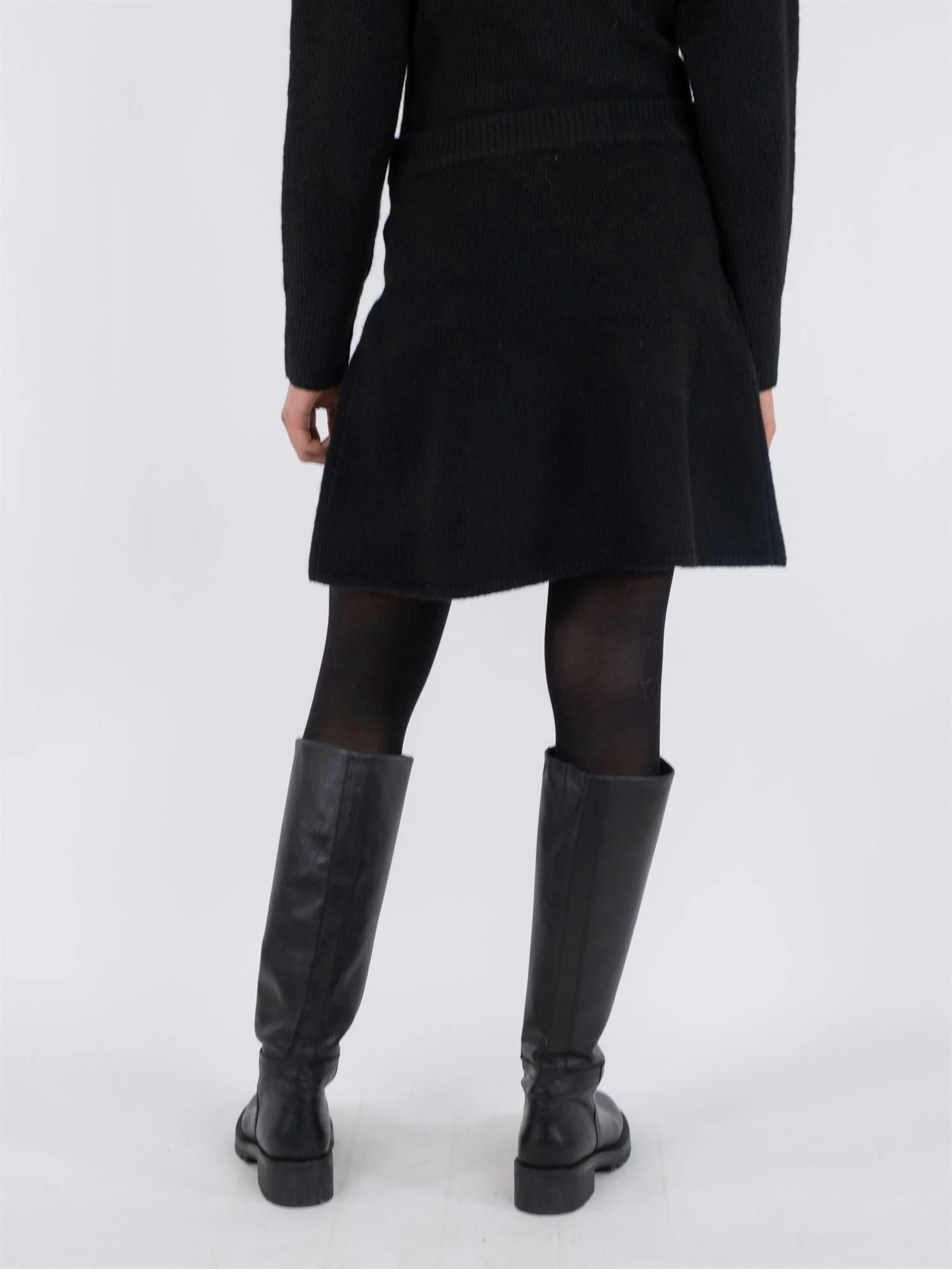 Gisa Knit Skirt Black - Image 4