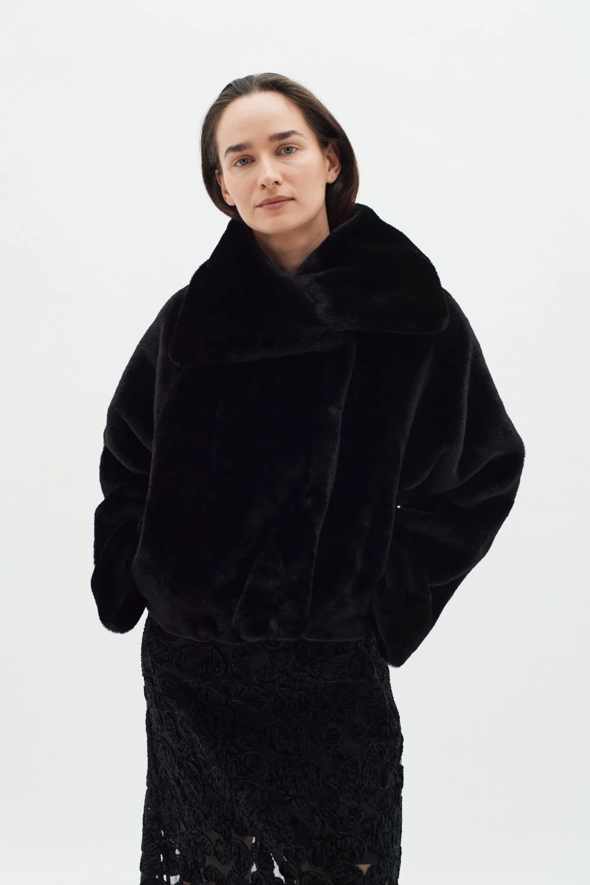 Yonekoiw Short Coat Black - Image 2