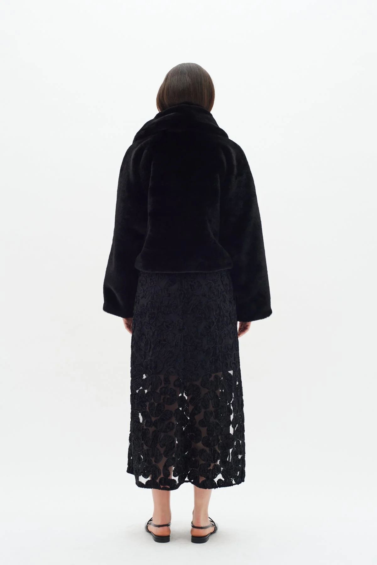 Yonekoiw Short Coat Black - Image 4