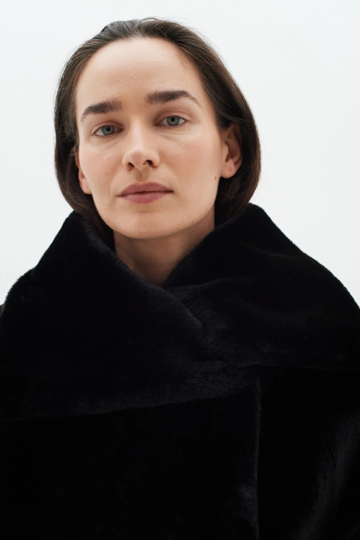 Yonekoiw Short Coat Black - Image 5