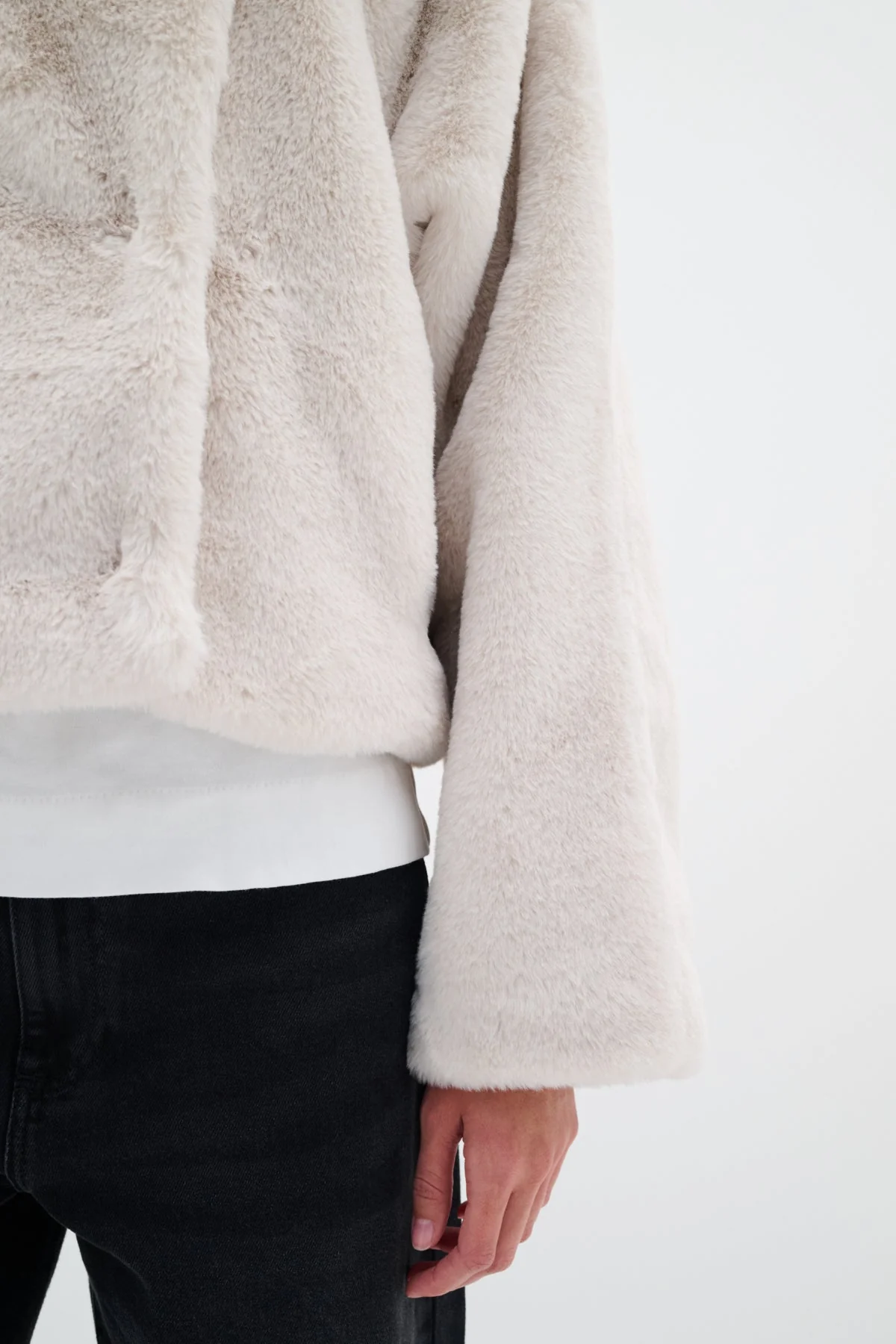 Yonekoiw Short Coat Haze - Image 6