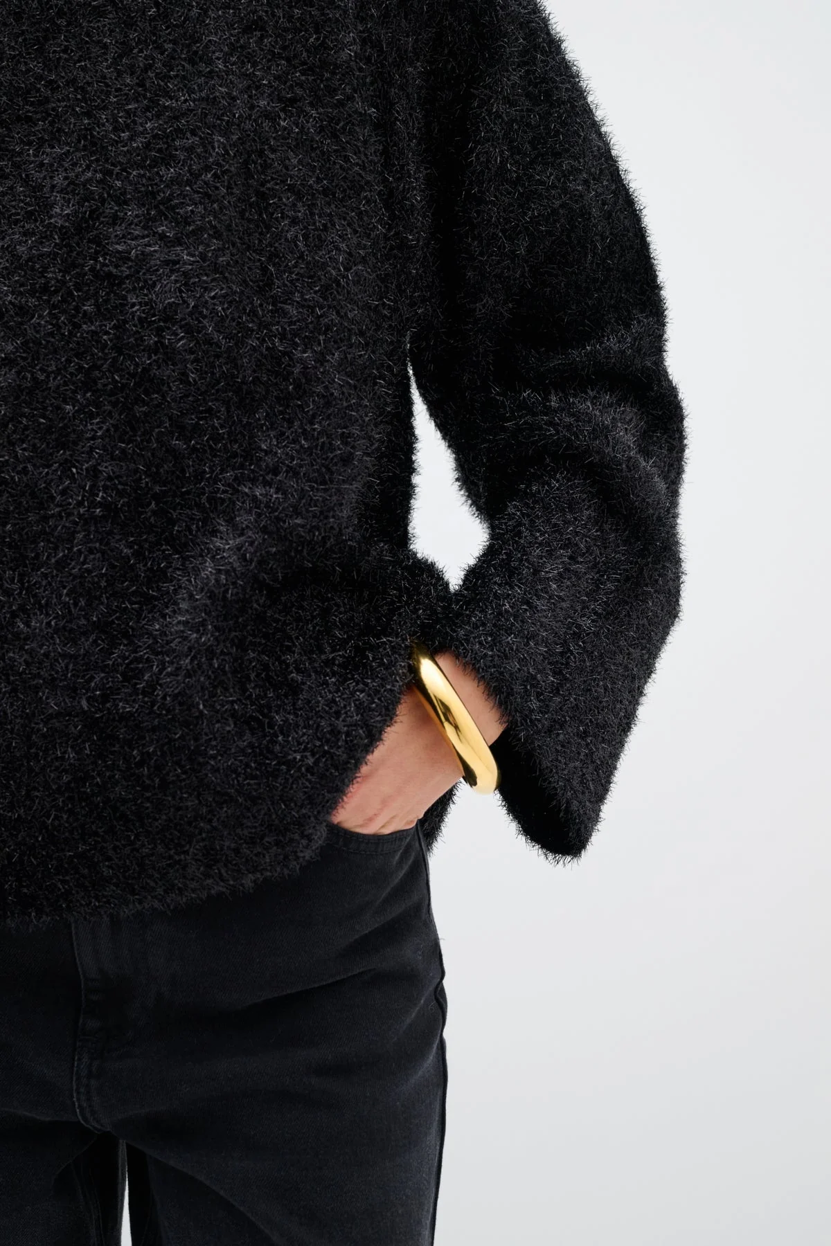 Yelenaiw Pullover Black - Image 4