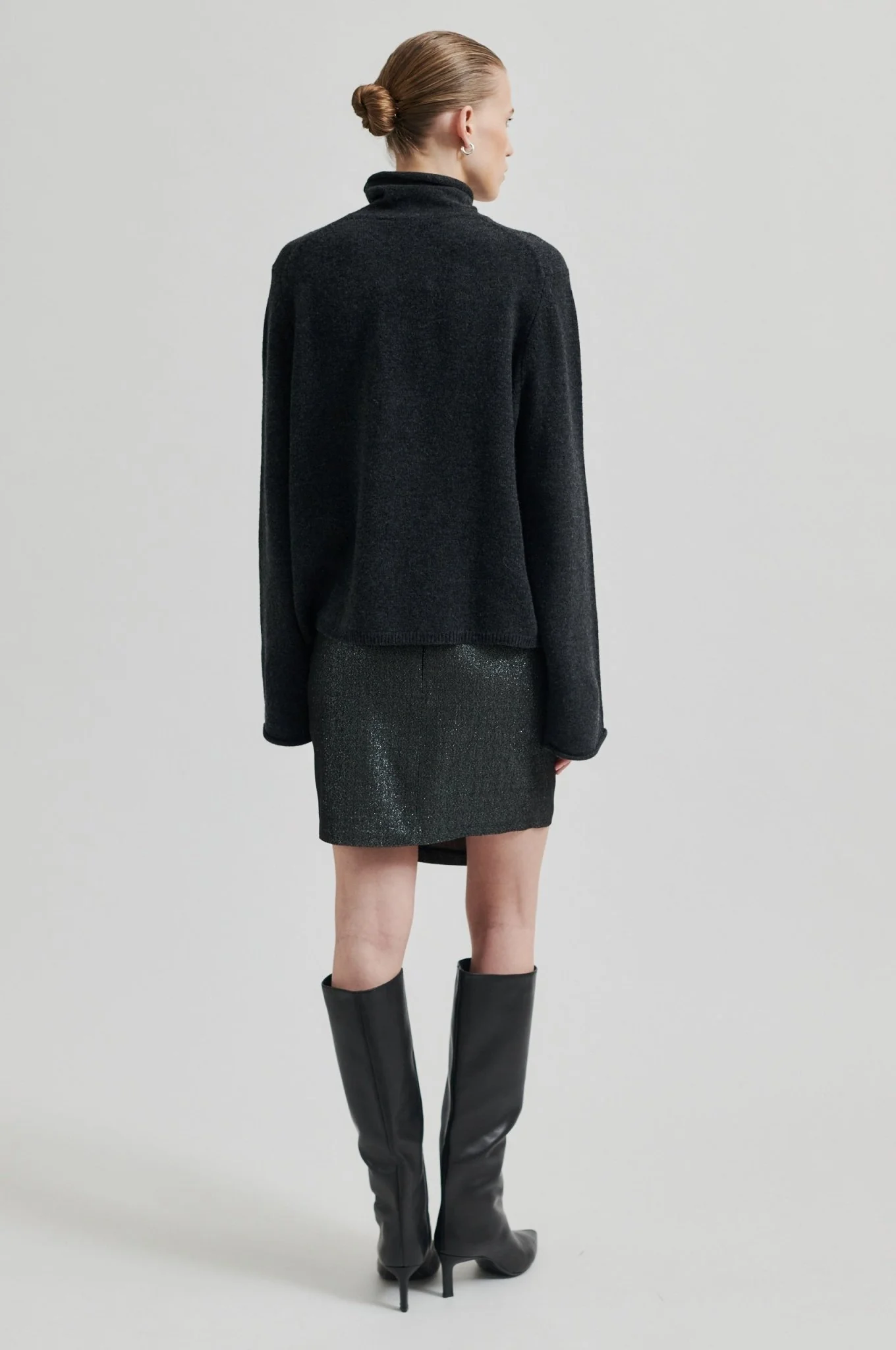 Neva Knit T-Neck Dark Grey Melange - Image 5