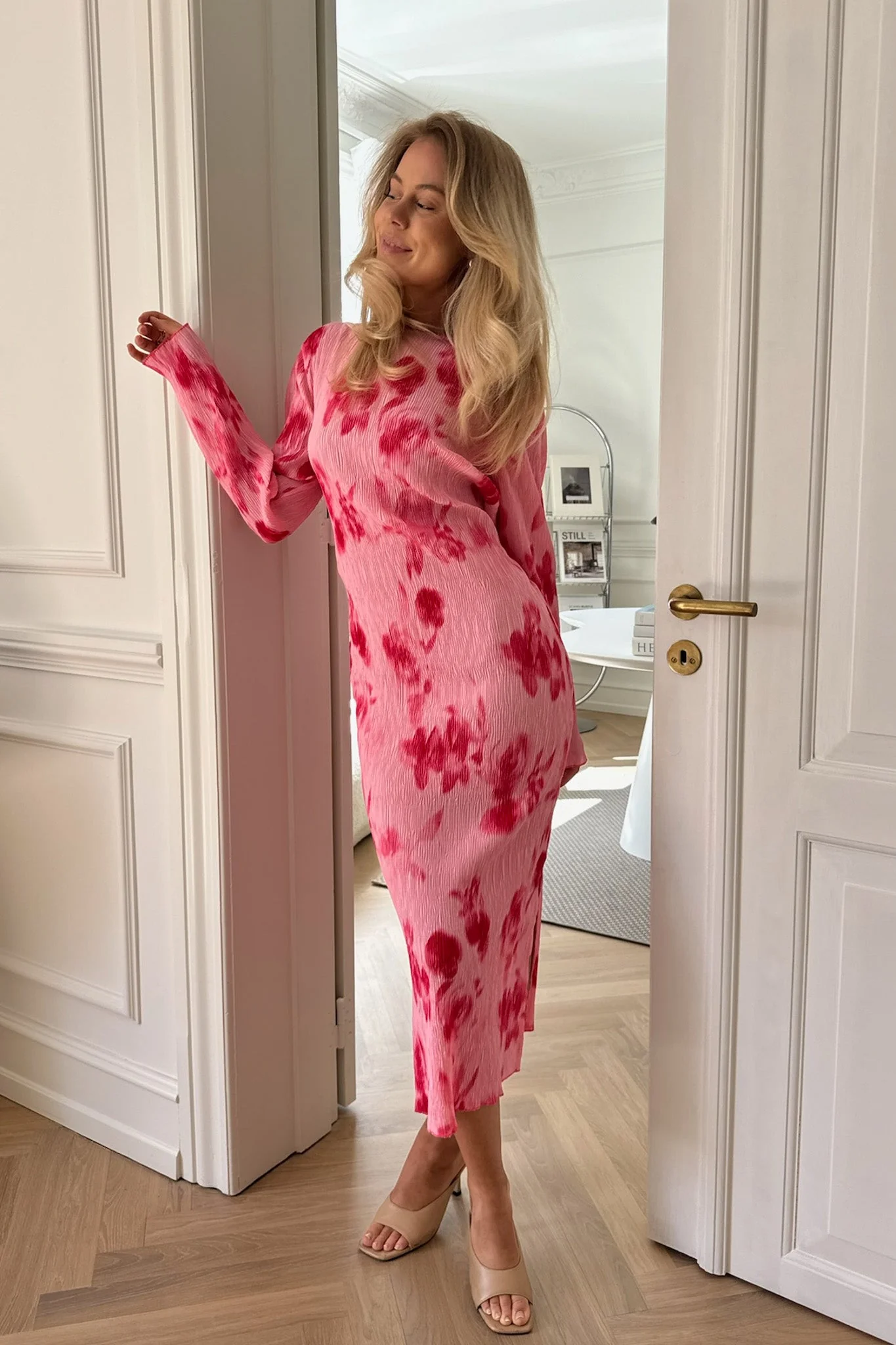 Oda Dress Abstract Pink Flower Print - Image 3