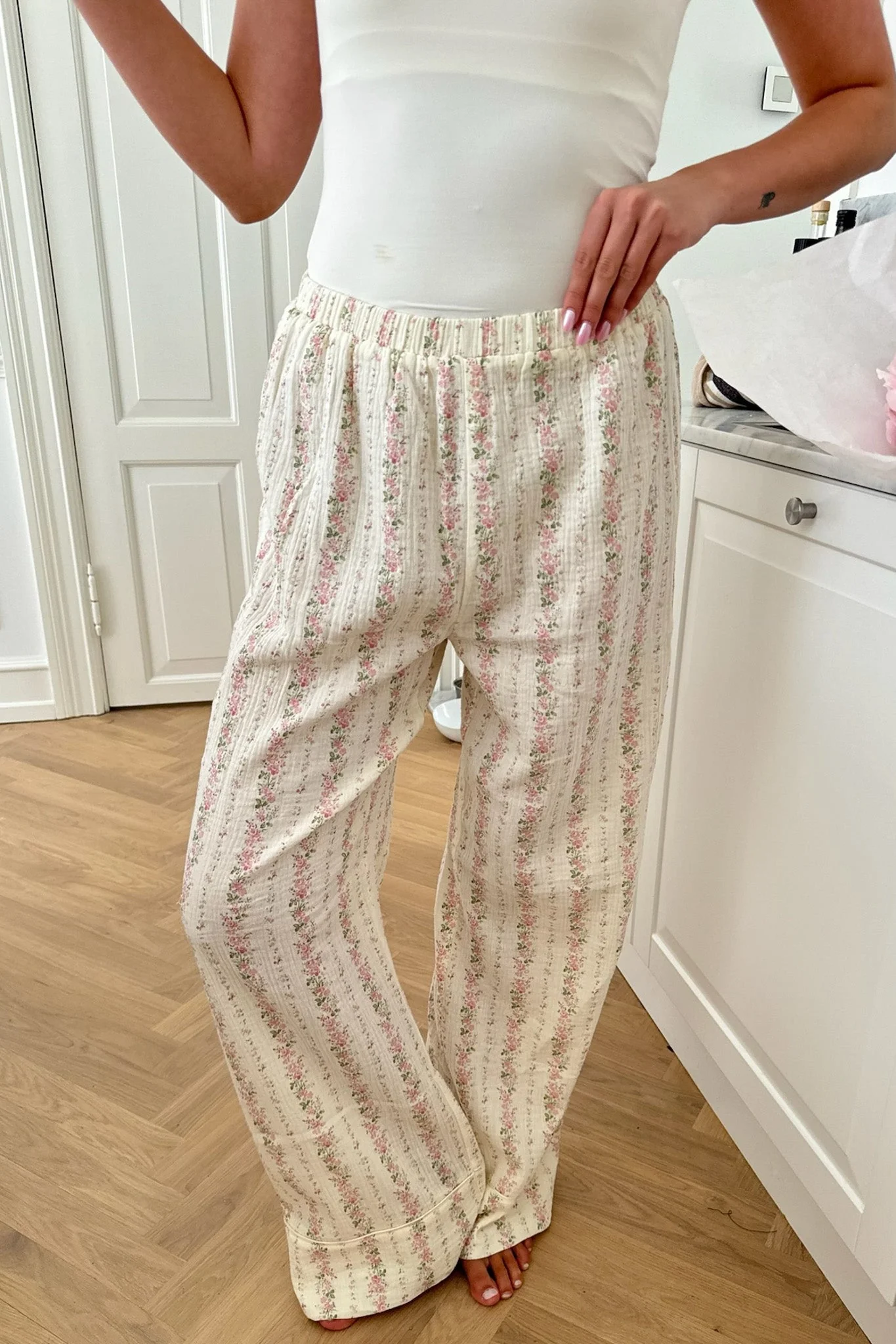 Najaic Pants Light Pink Flower Print - Image 2