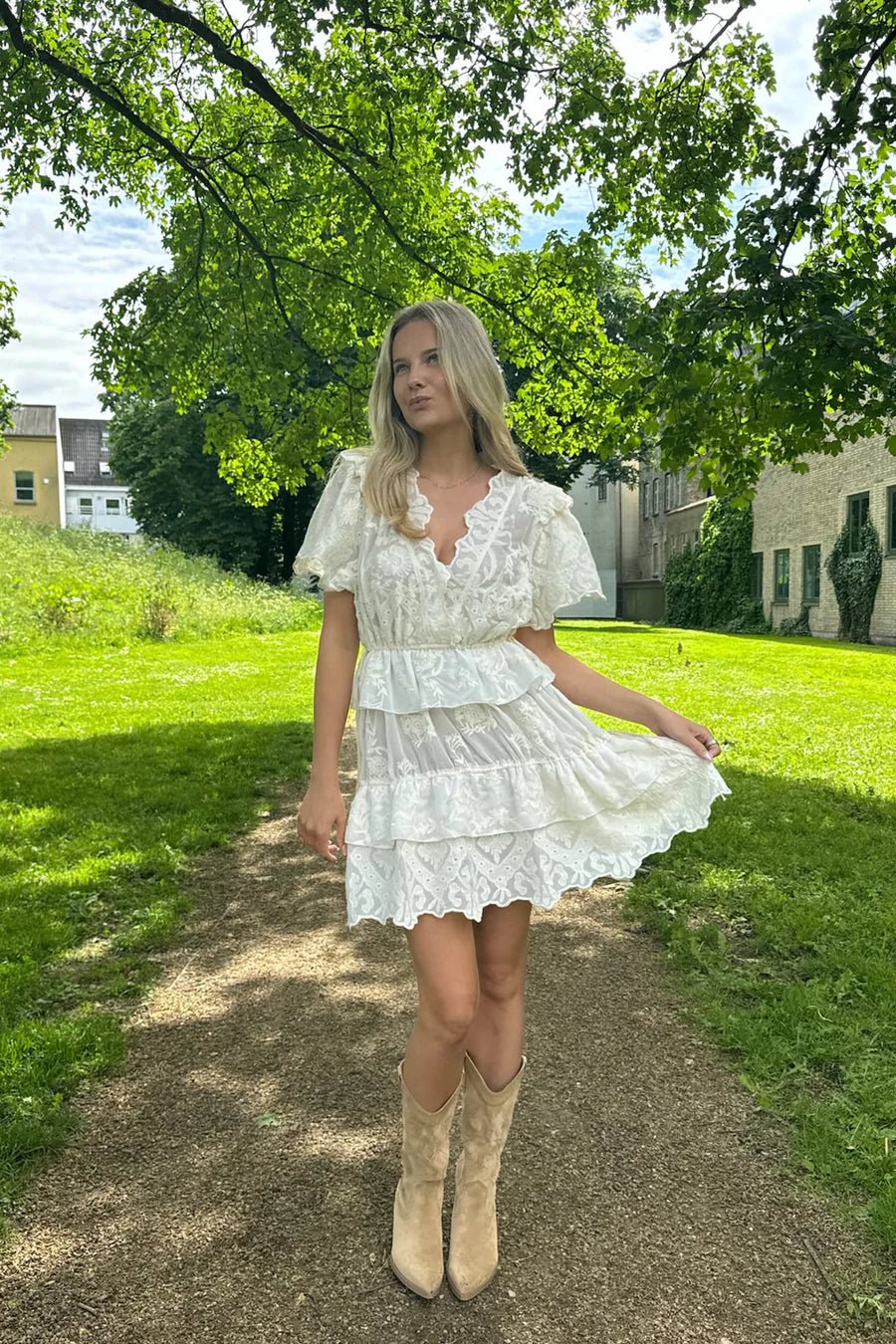 Ellinoric Lace Layer Dress Vintage White - Image 7