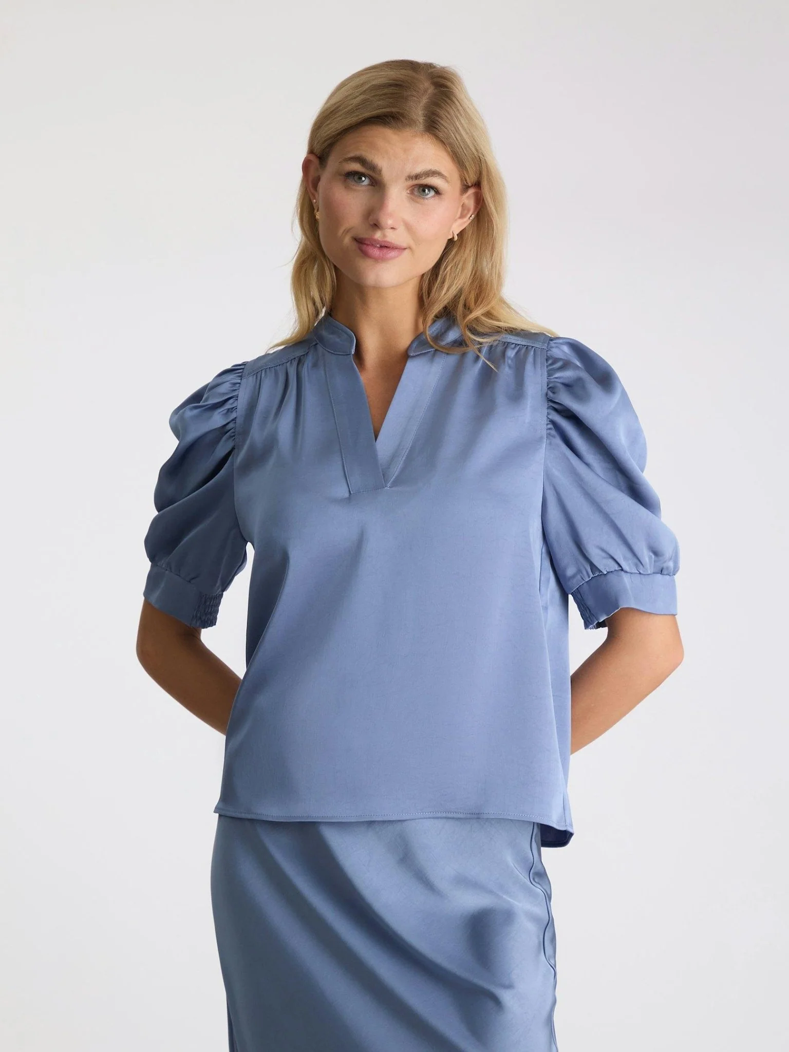 Roella Heavy Sateen Blouse Smoke Blue - Image 4