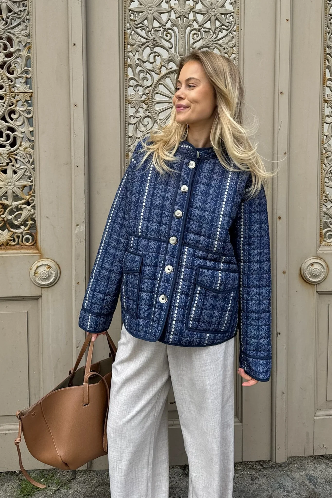 Emmyic Quilted Jacket Navy Flower Print - Image 3