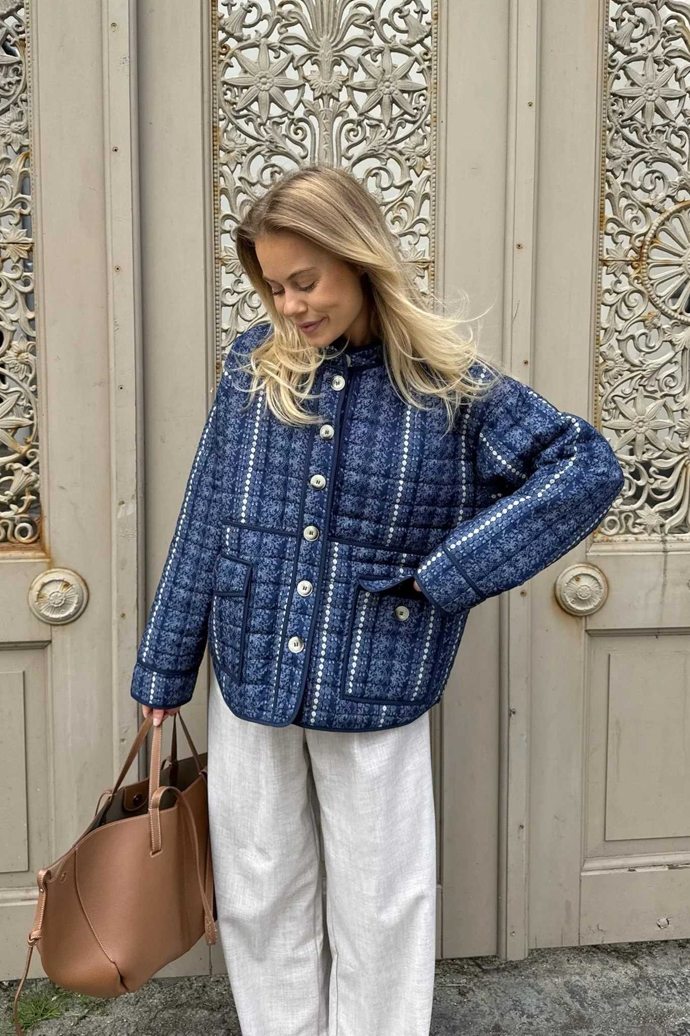 Emmyic Quilted Jacket Navy Flower Print - Image 4