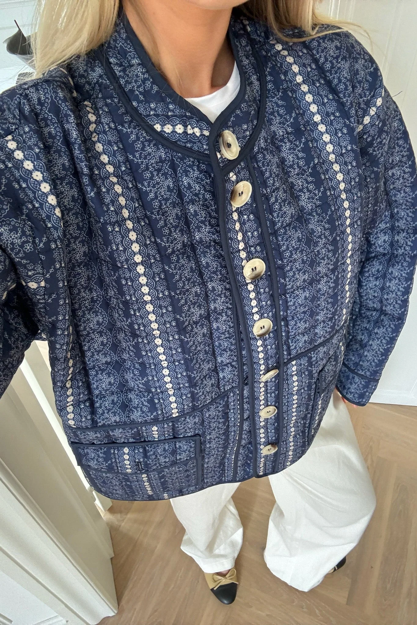 Emmyic Quilted Jacket Navy Flower Print - Image 6