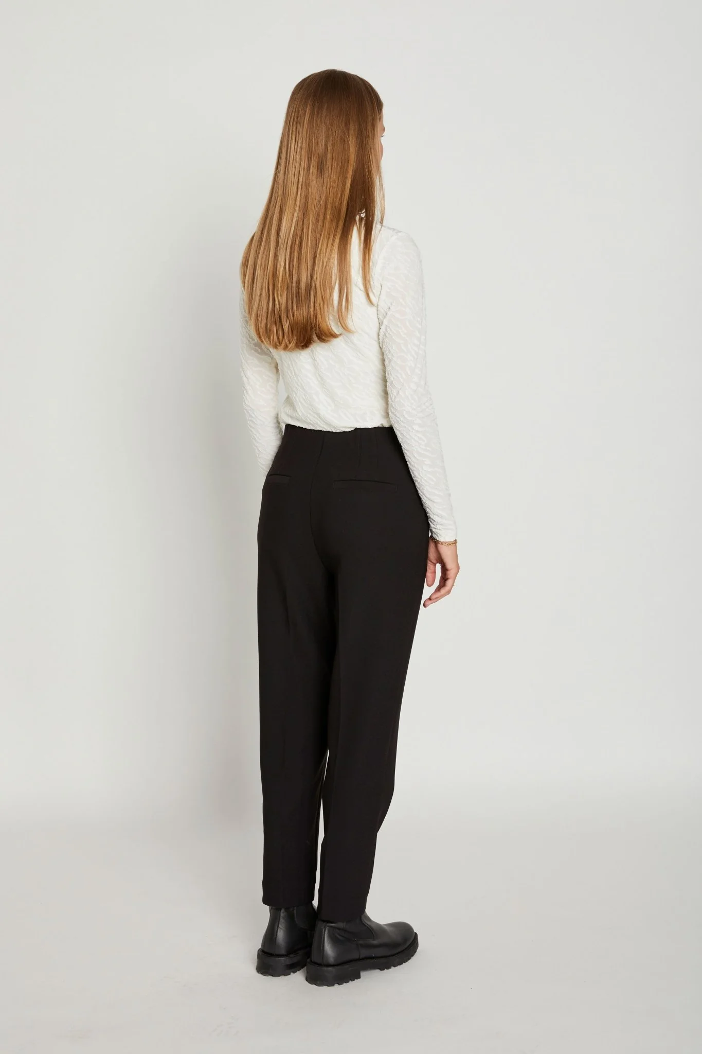 Olana Pants Black - Image 4