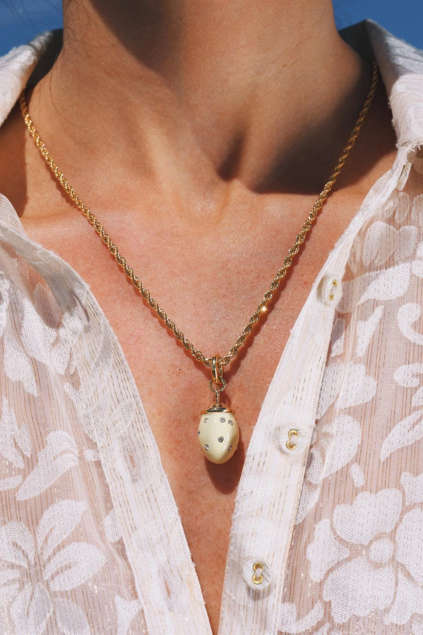 The Medium Necklace Gold