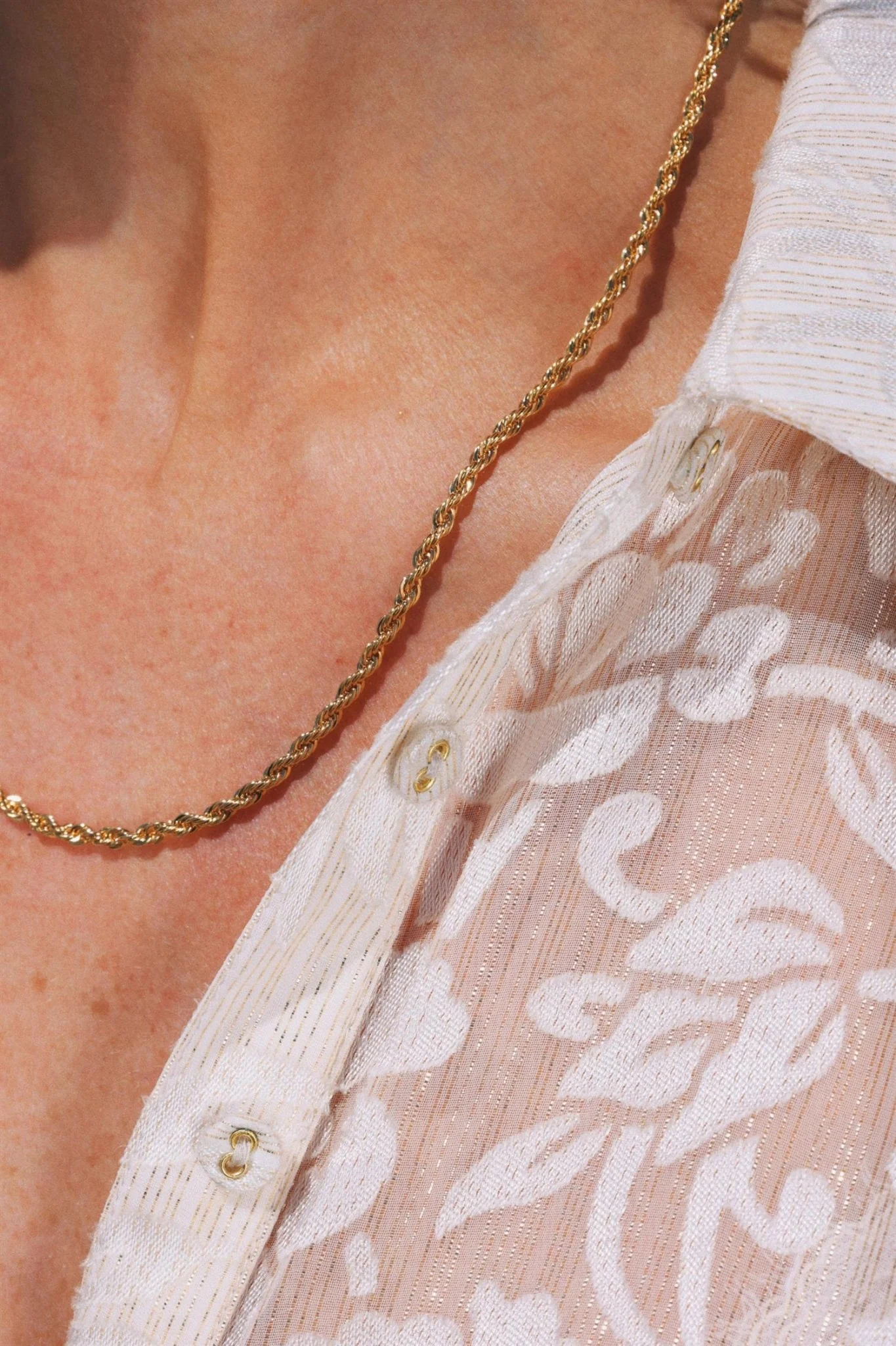 The Medium Necklace Gold - Image 2