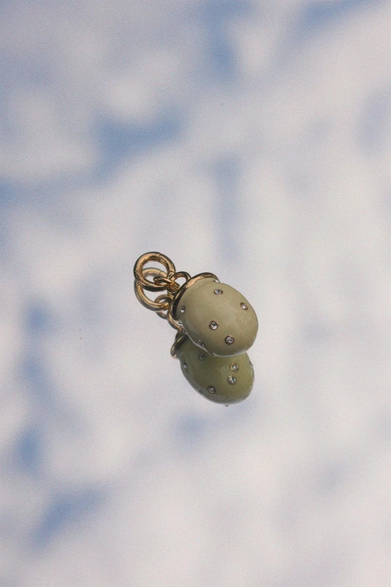 The Crystal Egg Charm Vintage - Image 3