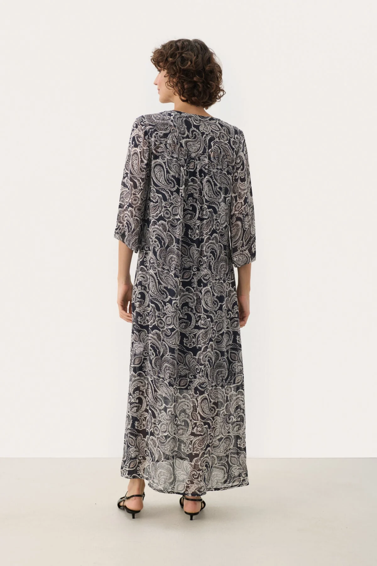 Berit Dress After Midnight Paisley Print - Image 10