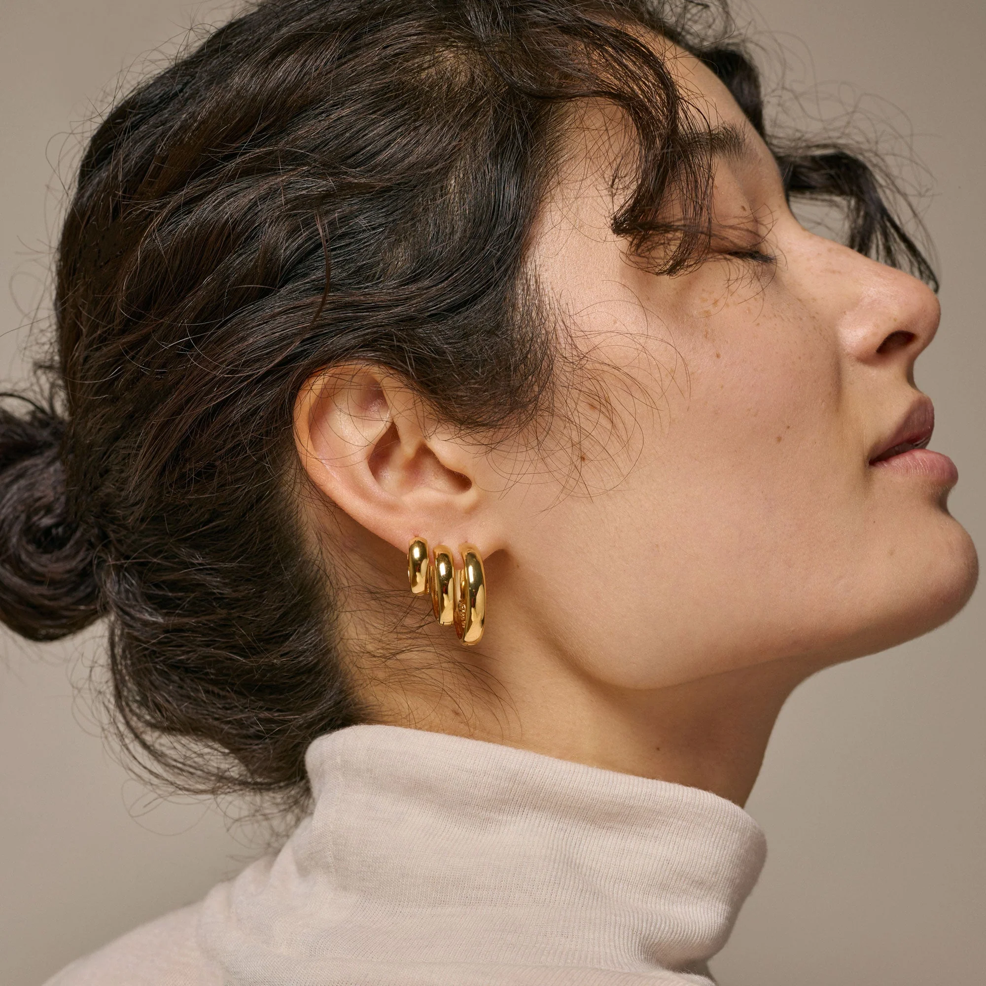 Classic Wide 25 Mm Earrings Gold - Image 3