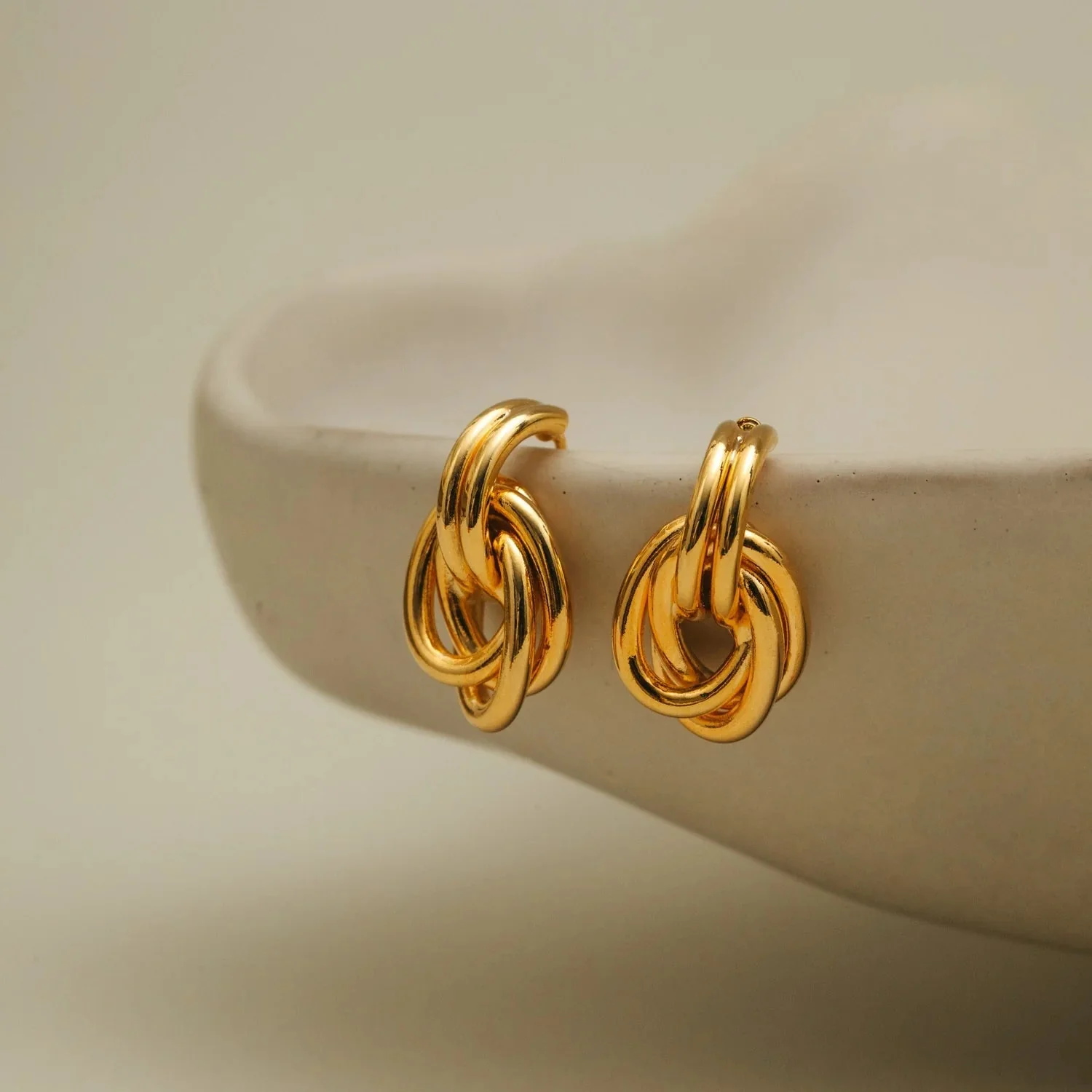 Interlocking Oval Drop Earrings Pale Gold - Image 2