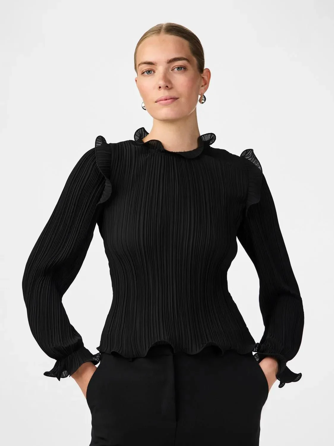Yasphilina Ls High Neck Top Black - Image 4