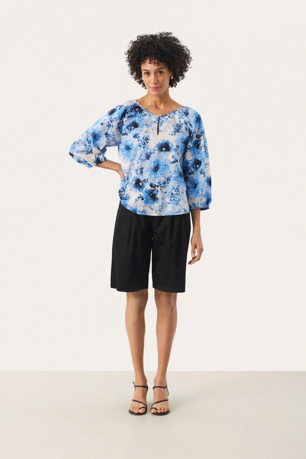 Radunipw Blouse Marina Scattered Flower - Image 3