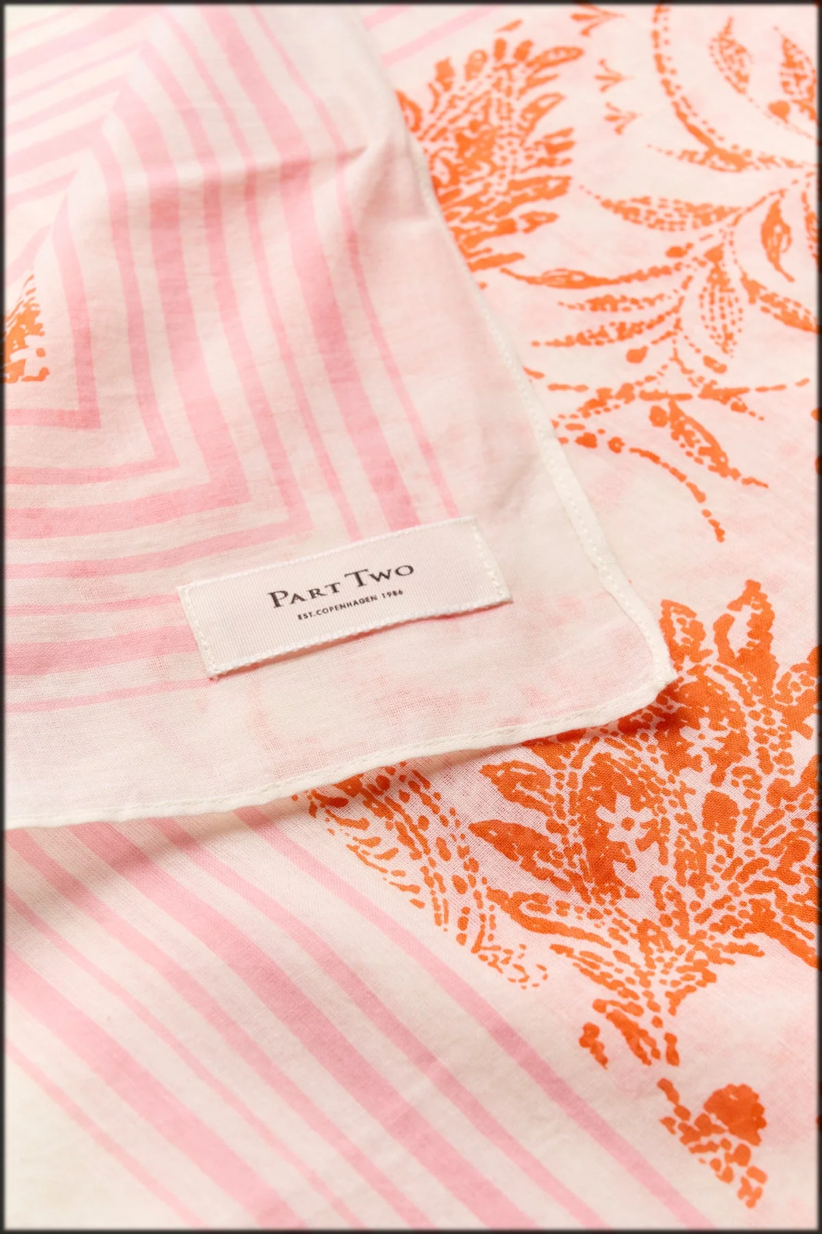 Louipw Scarf Tigerlily Paisley Print - Image 5