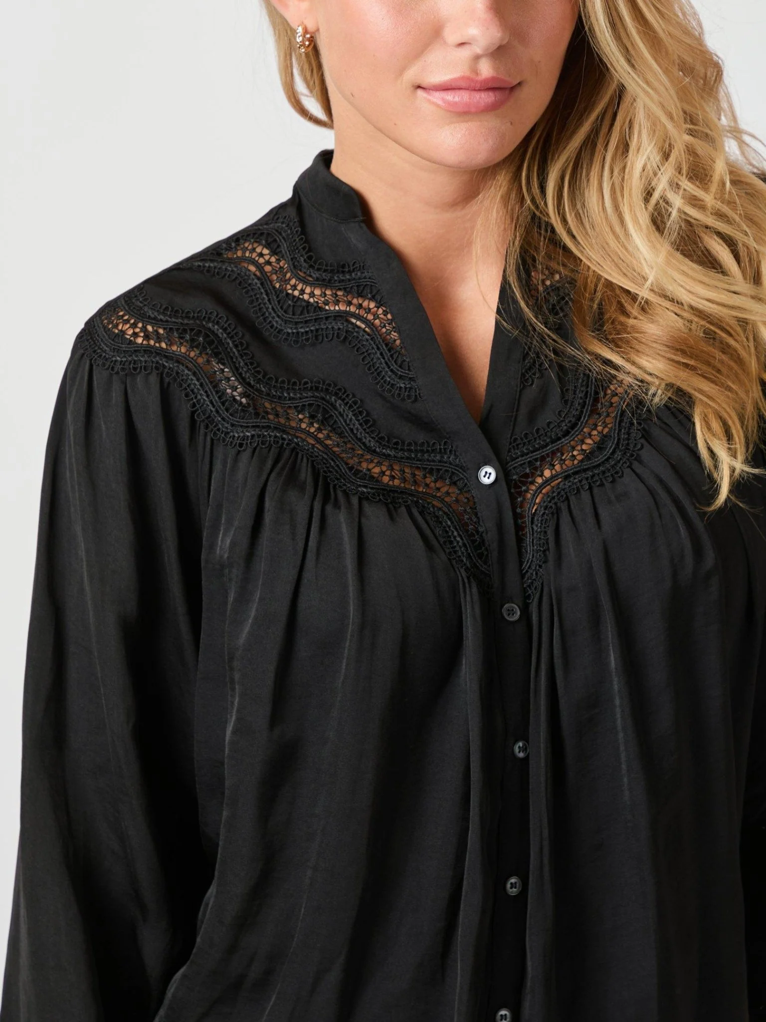 Minnie Deco Blouse Black - Image 3
