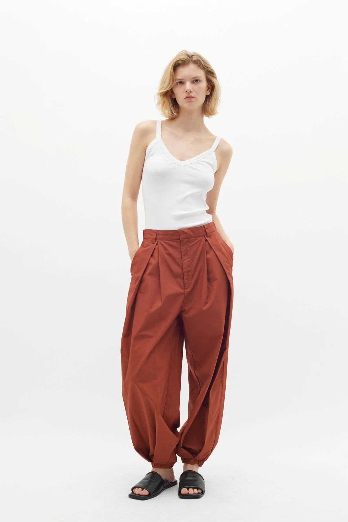 Dagnaiw V-Top Pure White - Image 2