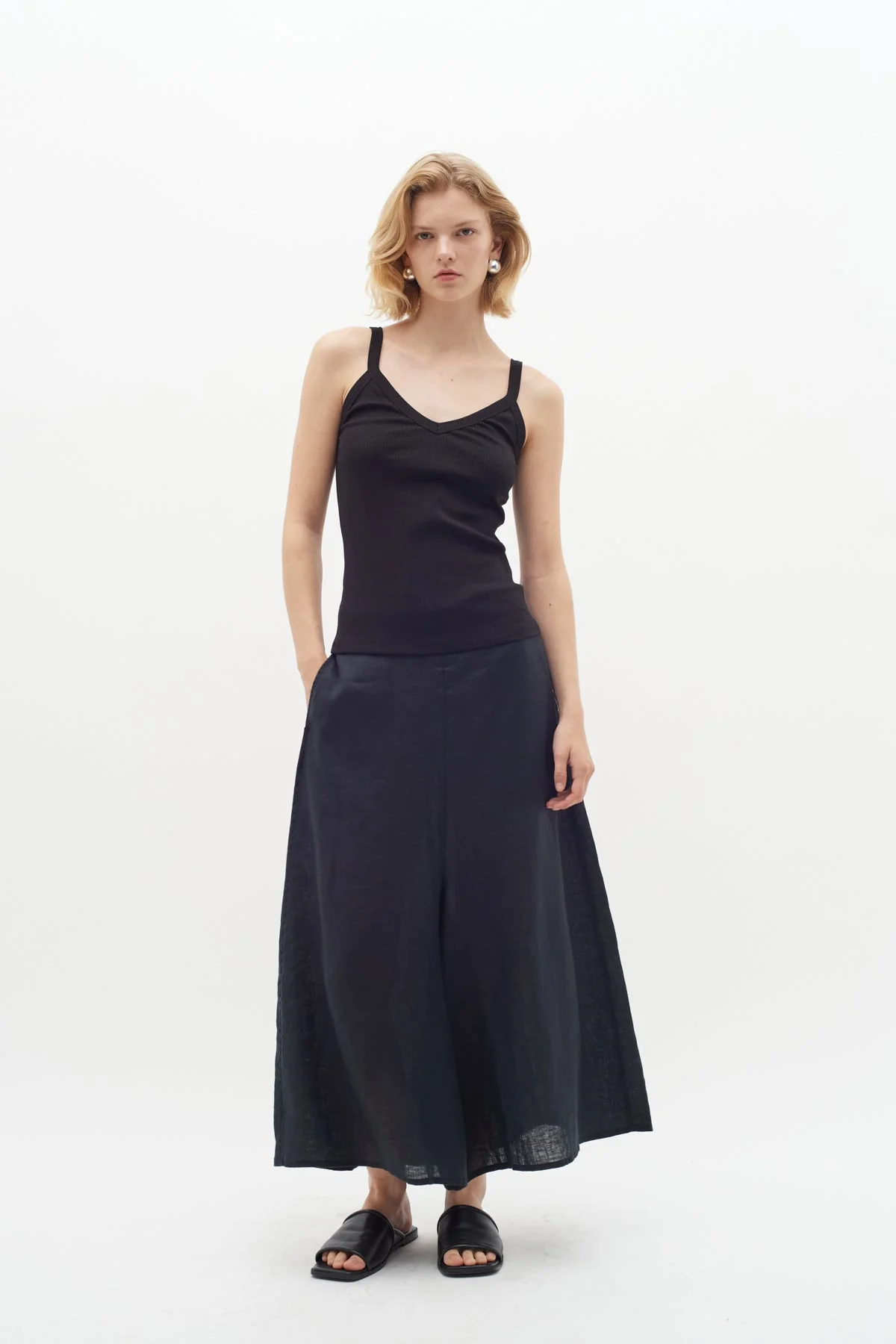 Dagnaiw V-Top Black - Image 6