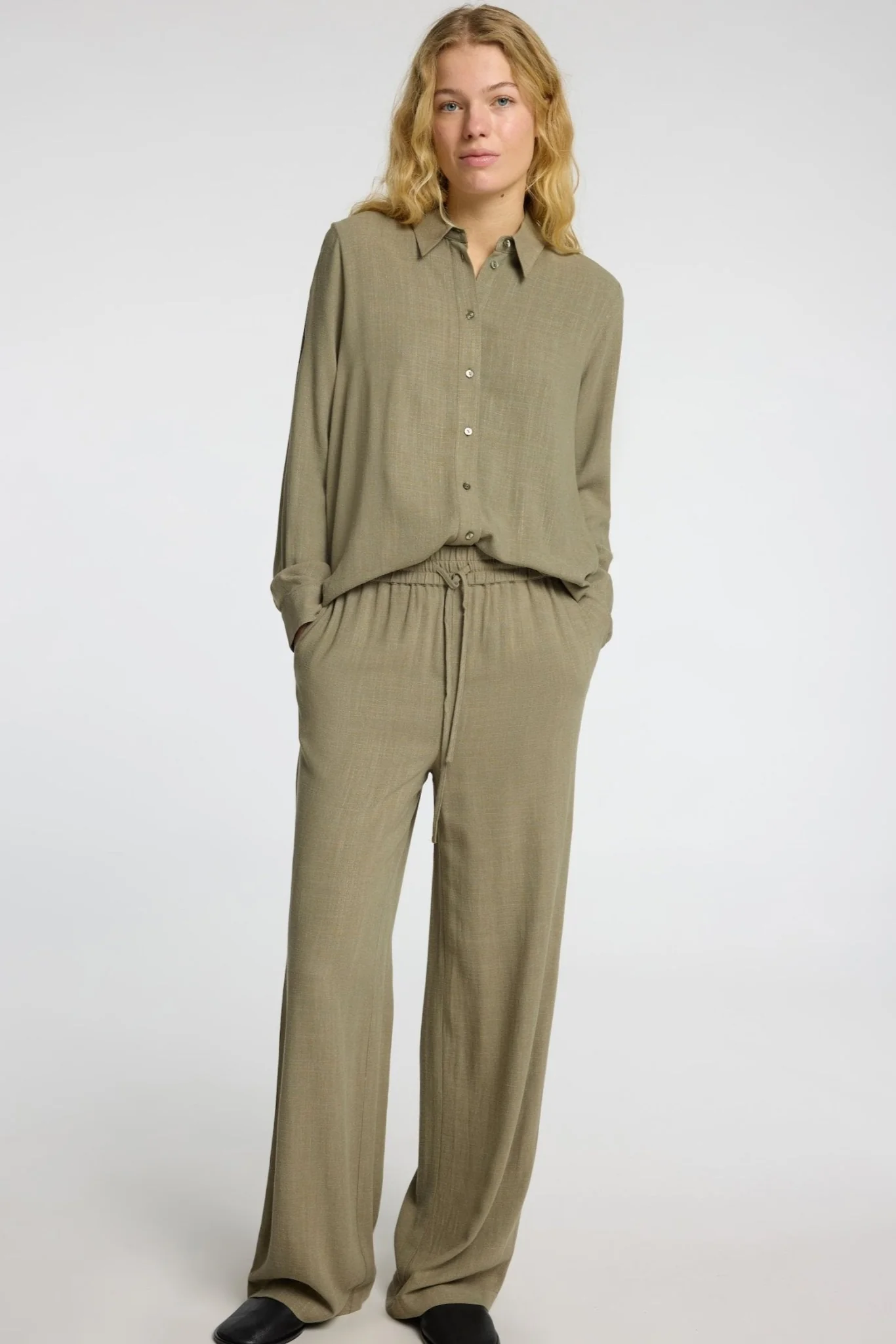 Viva-Gulia Hw Long Sun Pant Vetiver - Image 8