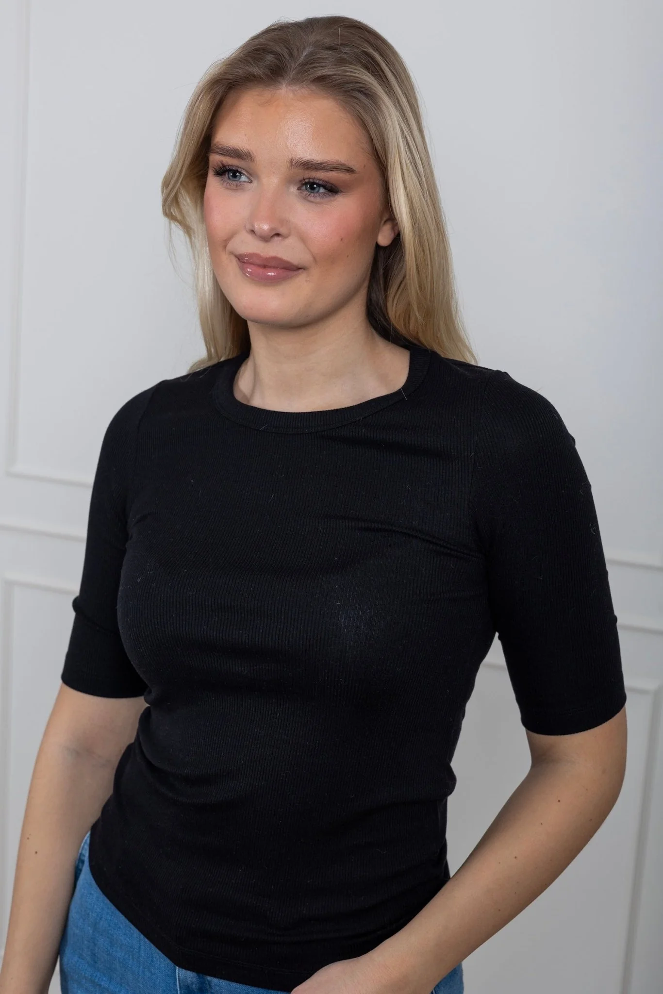 Dianna 2/4 O-Neck Top Black - Image 5