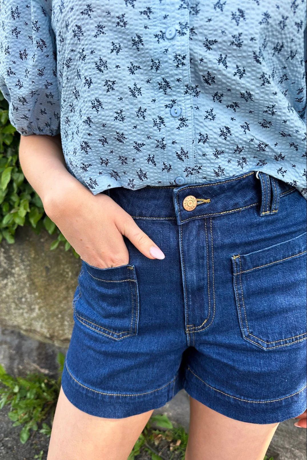 Yasnema Hmw Denim Shorts Medium Blue Denim - Image 3