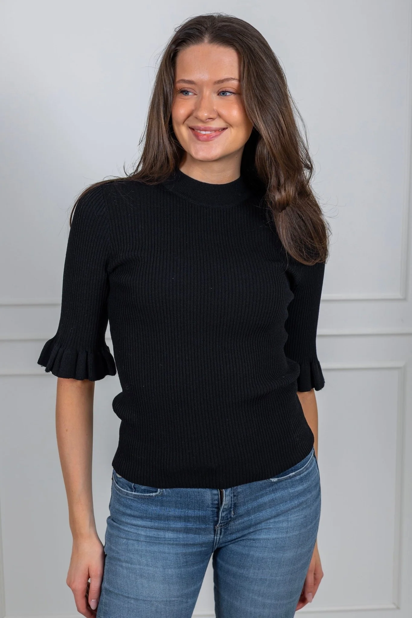 Mikke Ss Knit Top Black - Image 5