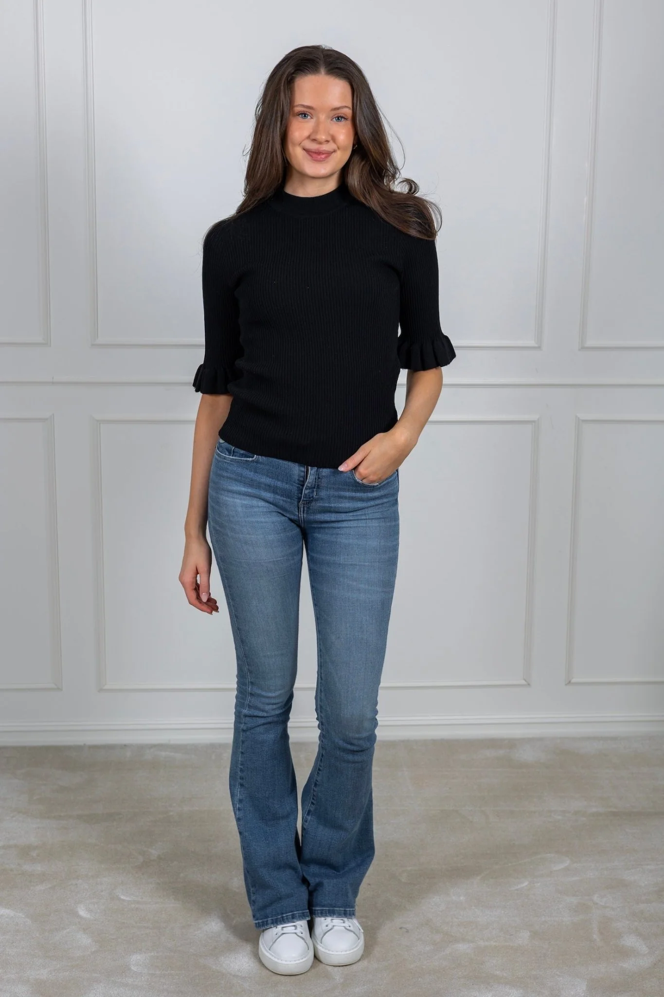 Mikke Ss Knit Top Black - Image 6