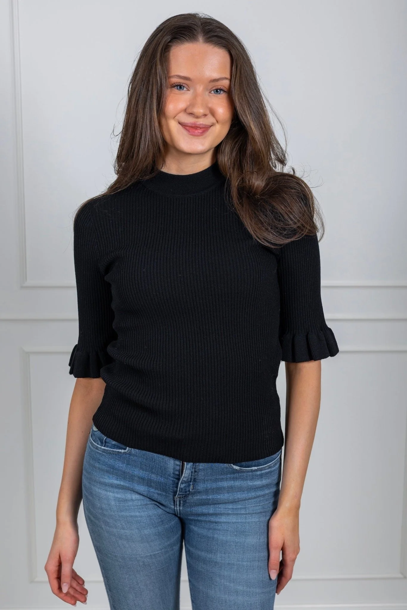 Mikke Ss Knit Top Black - Image 7