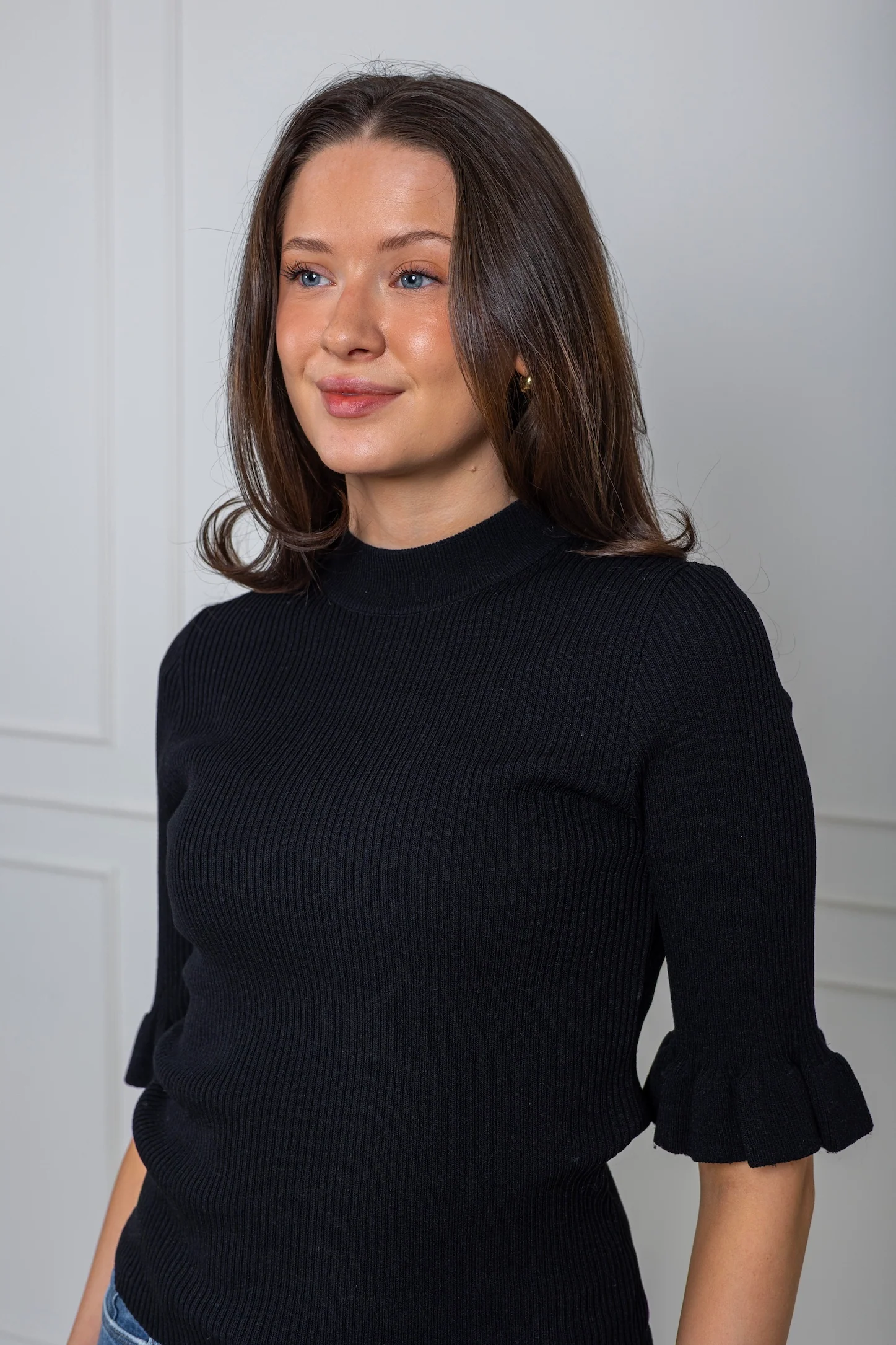 Mikke Ss Knit Top Black - Image 8