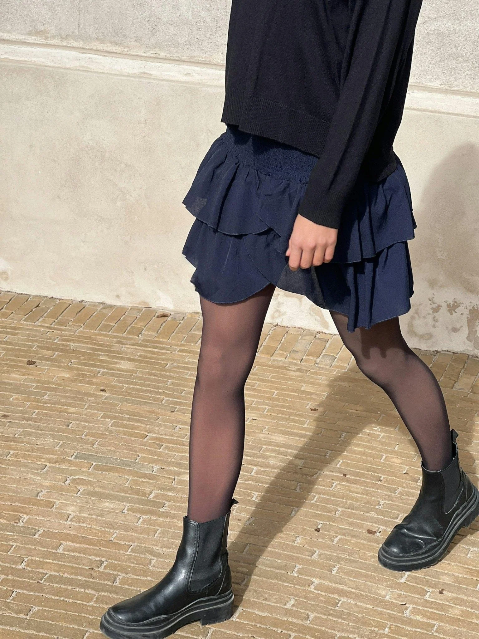 Carin R Skirt Navy - Image 7