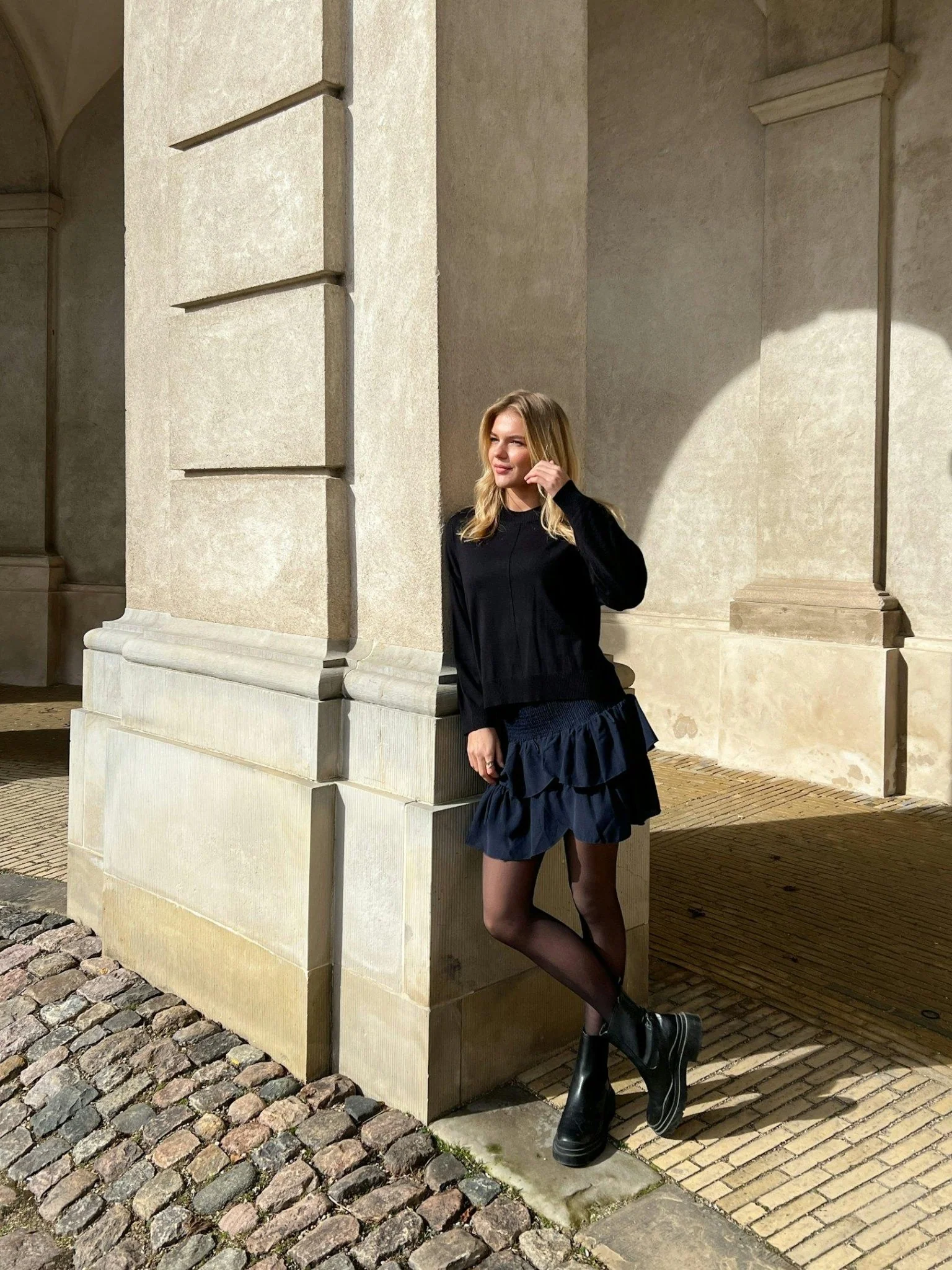 Carin R Skirt Navy - Image 8