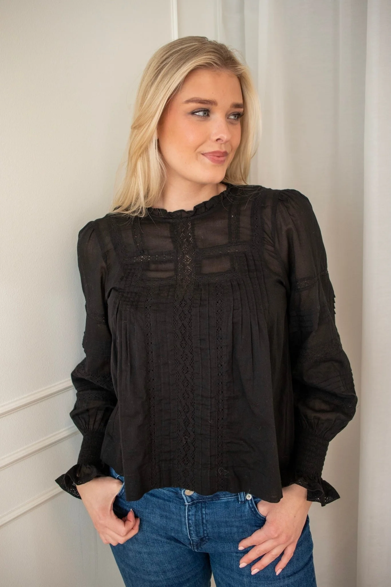 Ebba S Voile Blouse Black - Image 4