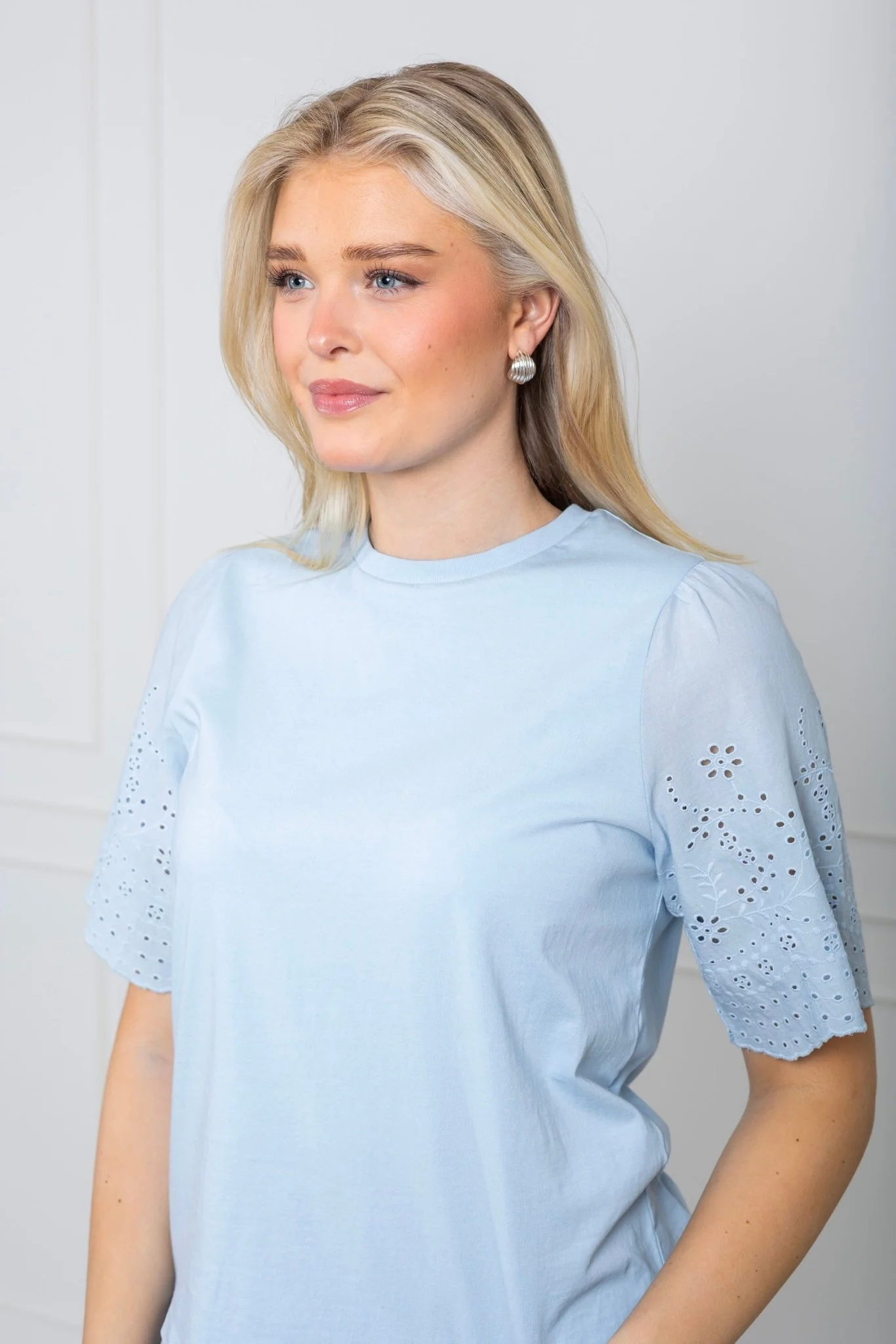 Yaslex Ss Top W. Emb Sleeves Clear Sky - Image 7