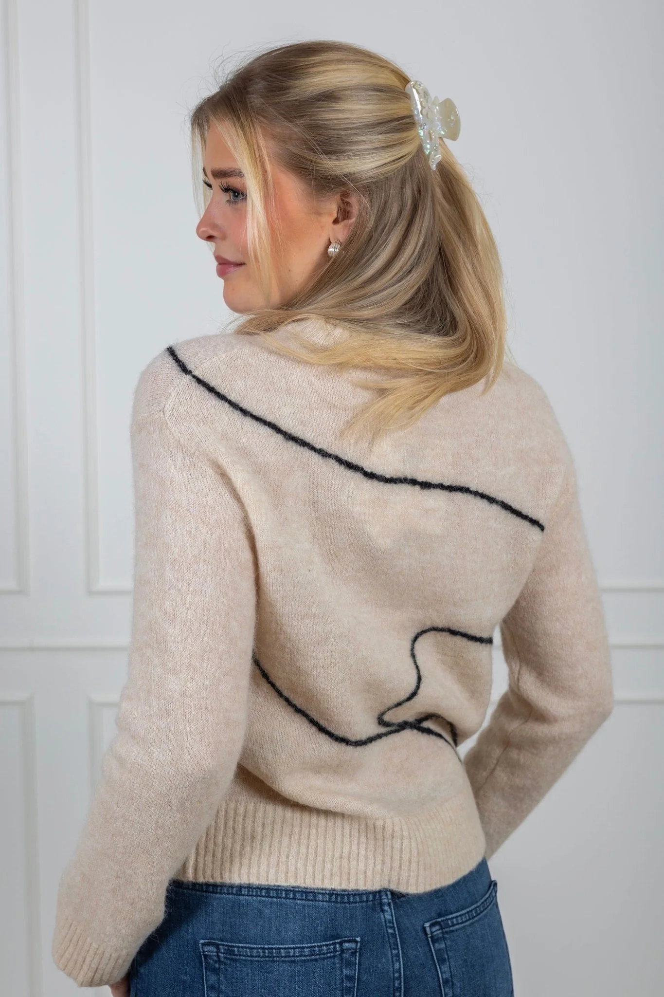 Sia Ras Ls Knit Artwork O-Neck Birch Black - Image 8
