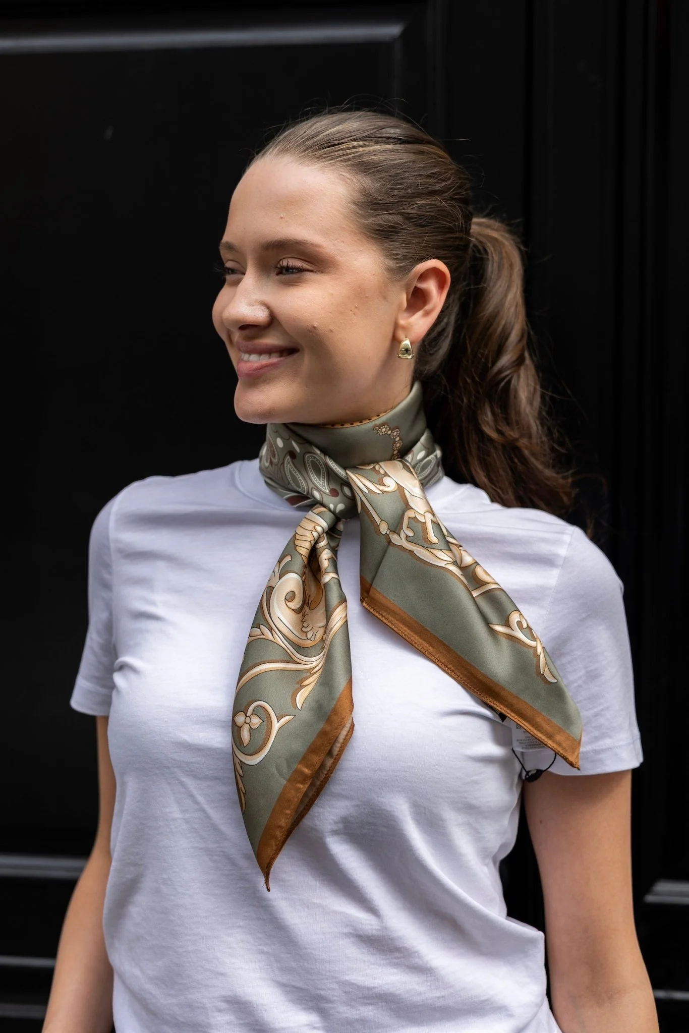 Lola Silk Scarf Oliven - Image 2
