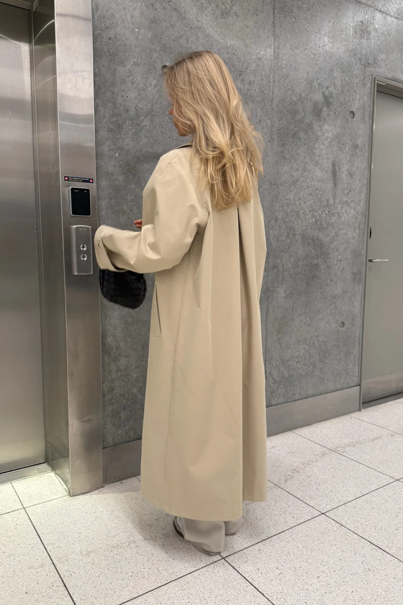 Ava Trenchcoat Beige - Image 2