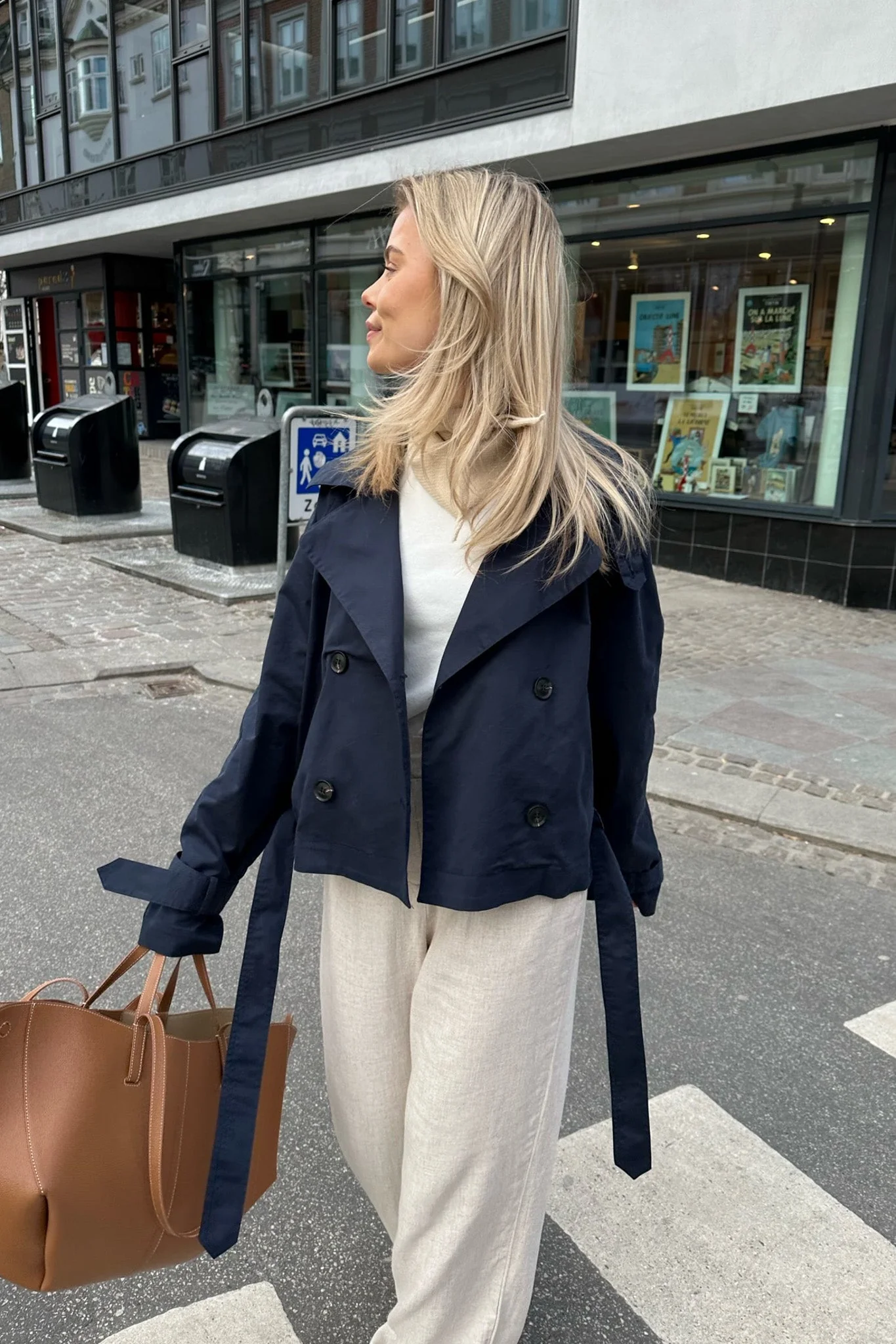 Alma Trenchcoat Navy - Image 10