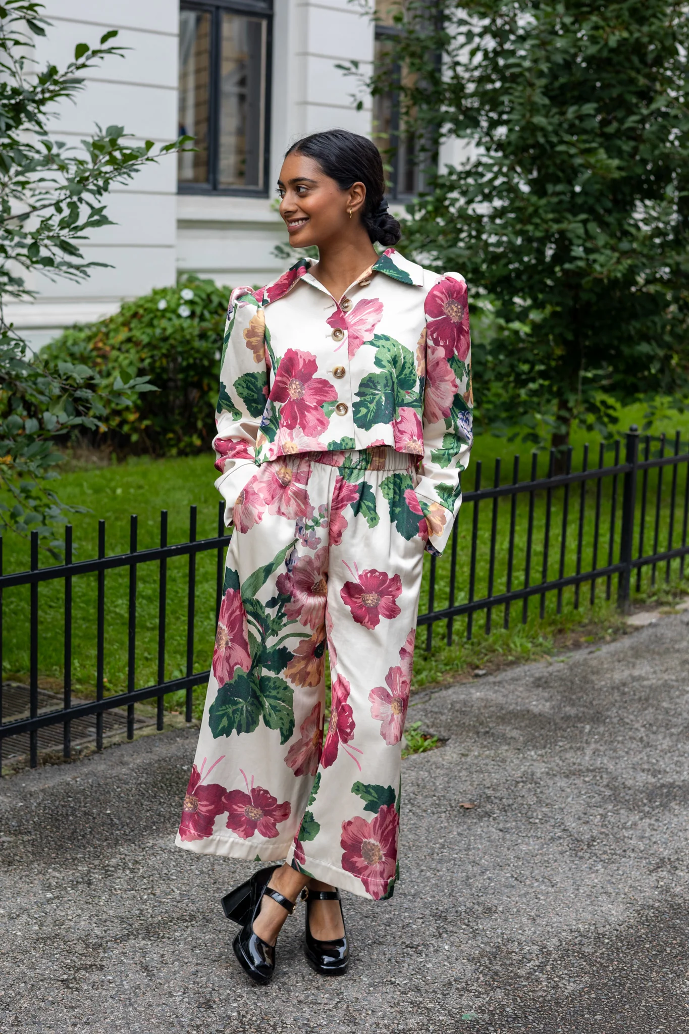 Tailored Satin Bermuda Night Bloom - Image 2