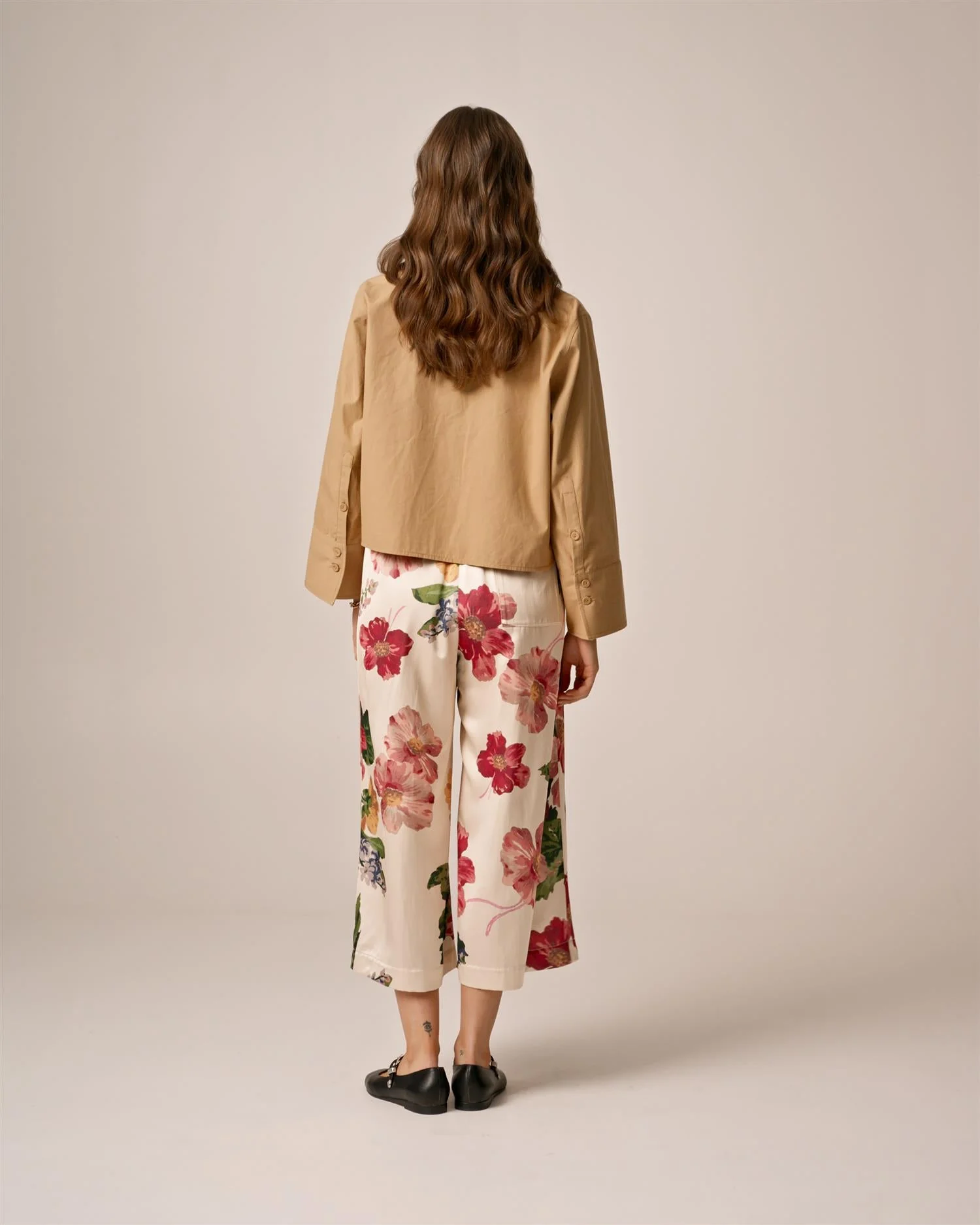 Tailored Satin Bermuda Night Bloom - Image 5