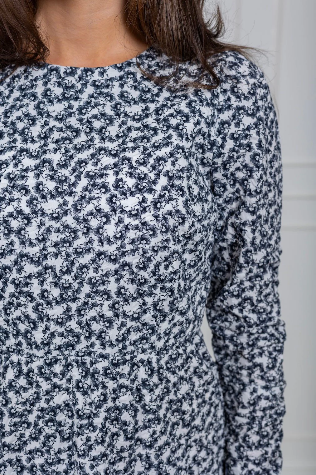 Dora Dress Navy Rosehip Print - Image 10