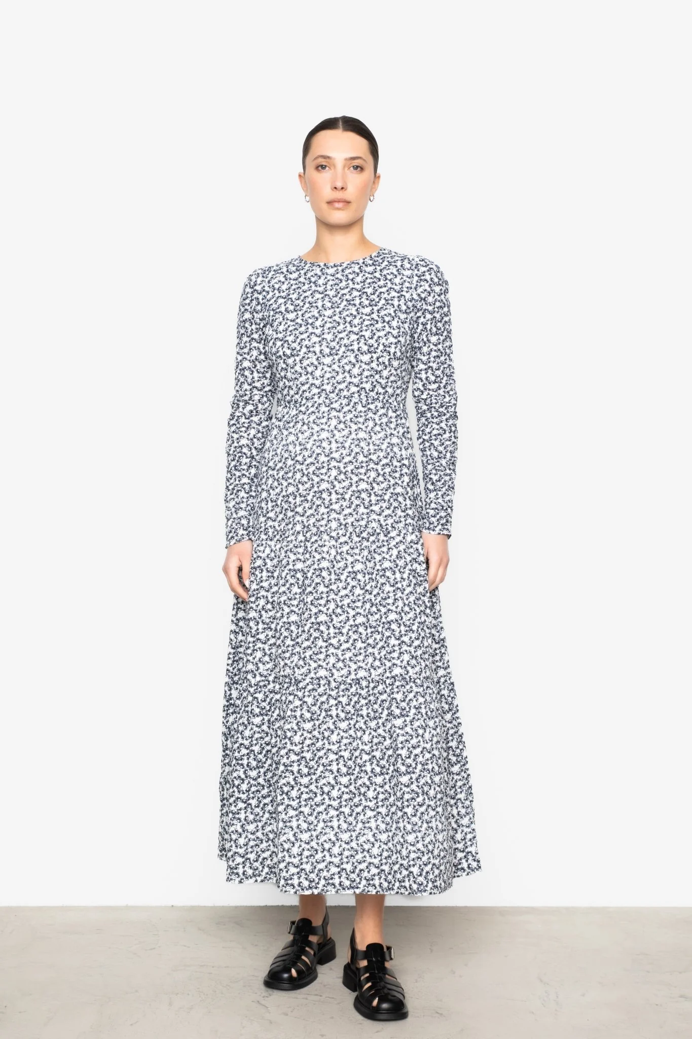 Dora Dress Navy Rosehip Print - Image 11