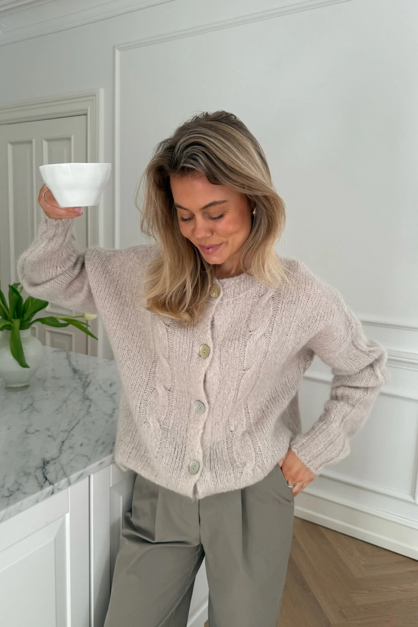 Ditte Cardigan Beige - Image 8