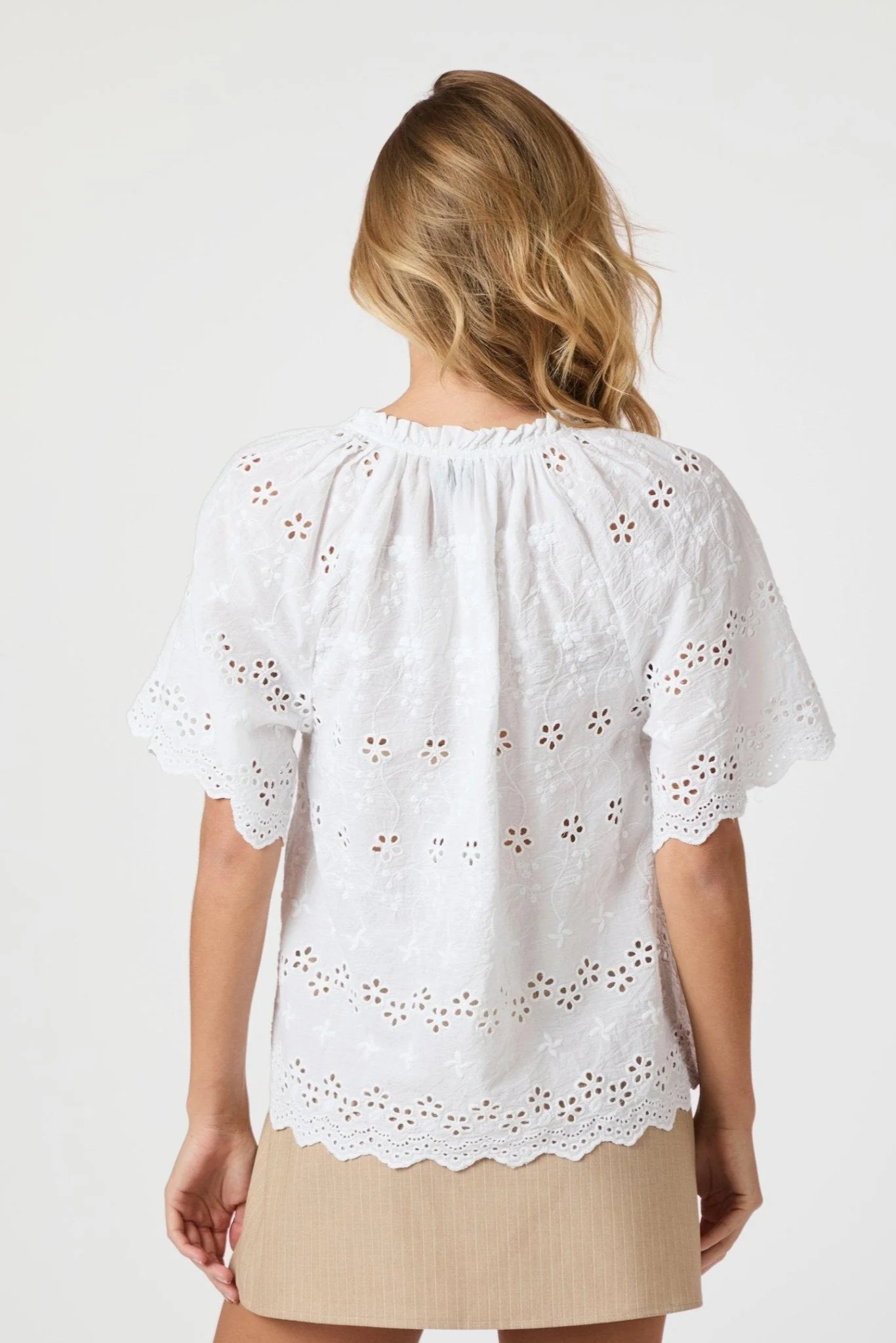 Odet Embroidery Blouse White - Image 11