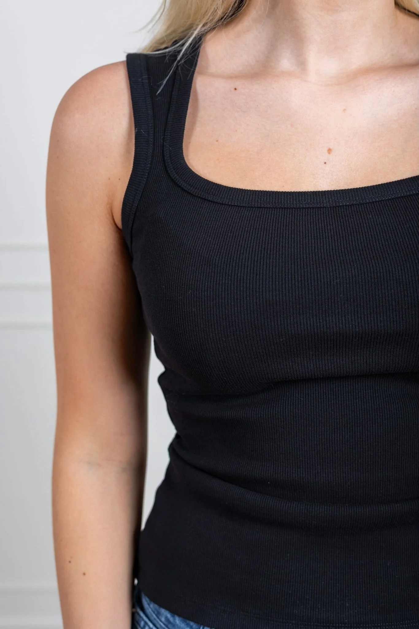 Hera Singlet Black - Image 6