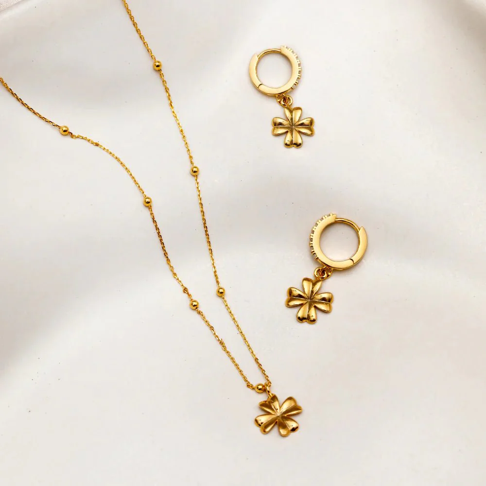 Clover Charm Necklace Pale Gold - Image 2